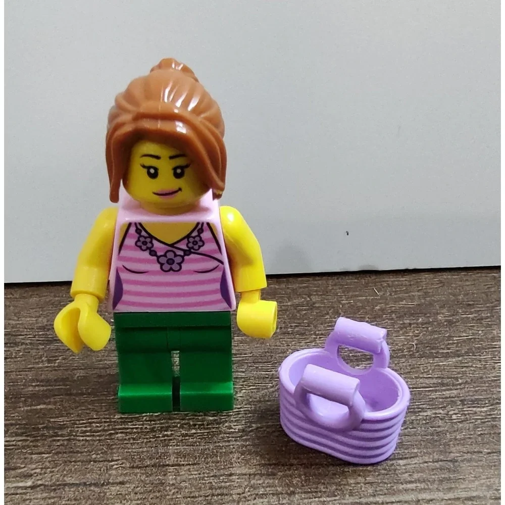 Lego Minifigure Purple Shopping Bag Town Super Market Customer 10684
